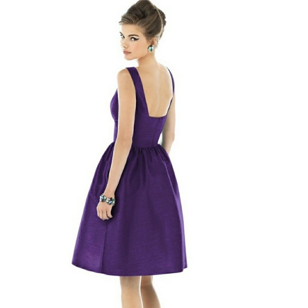 Elegant Purple Sleeveless Fit-and-Flare Dress - Picture 2 of 8